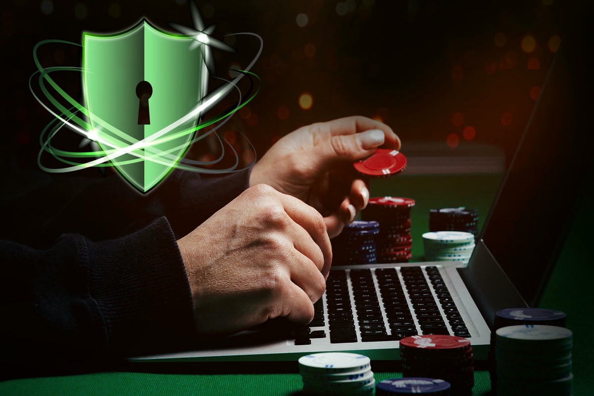 How to Stay Safe While Playing at Online Casinos